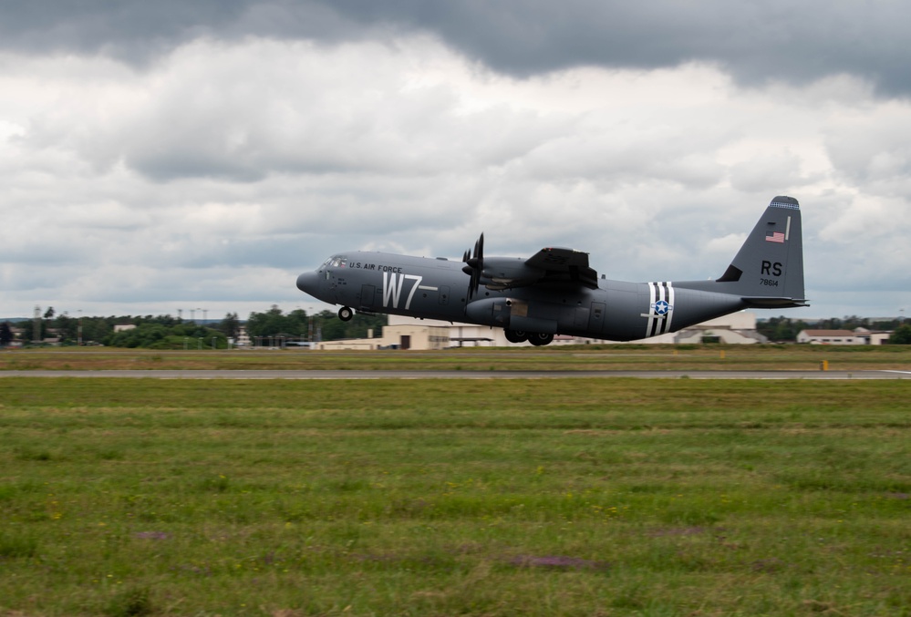 U.S. and Canadian C-130J’s aircrews project power in Maximum Generation