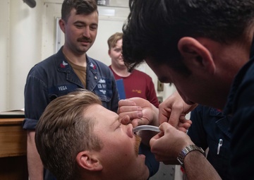 USS Paul Ignatius (DDG 117) Conducts TCCC Training