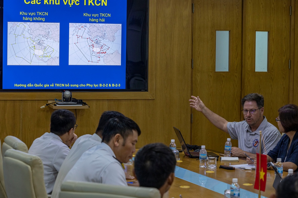 USCGC Waesche leaders attend Joint Search and Rescue Subject Matter Exchange