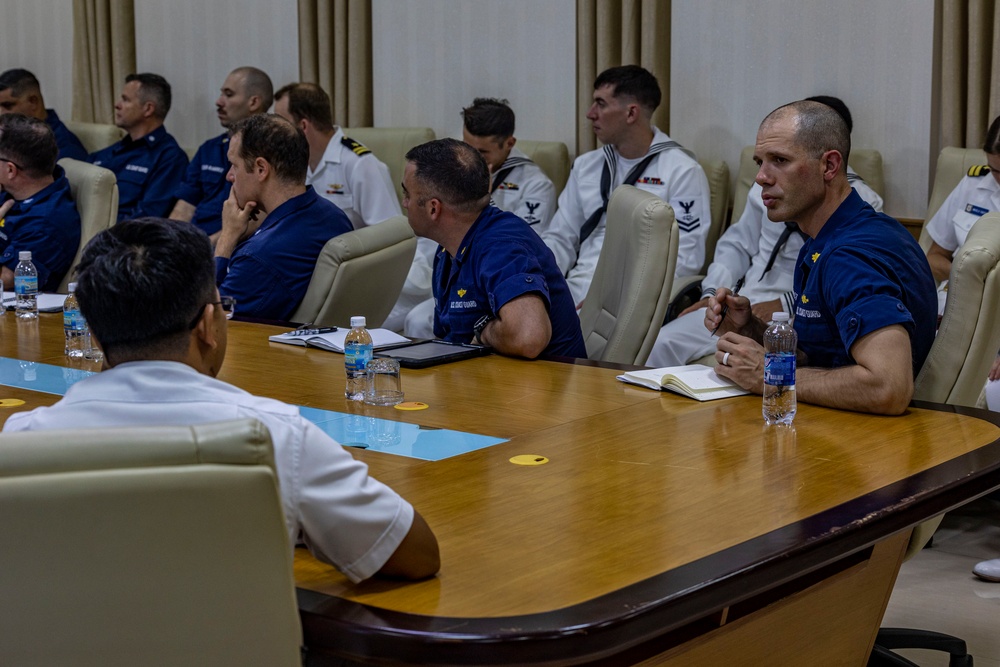 USCGC Waesche leaders attend Joint Search and Rescue Subject Matter Exchange
