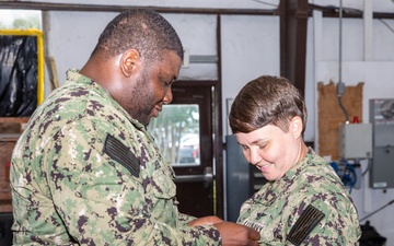 NAS Pensacola Sailor presented Enlisted Surface Warfare Device