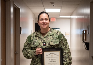 Cherry Point Sailor First to Receive Optician’s License from State of North Carolina