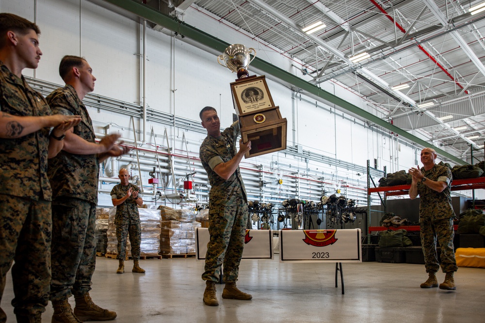 Marine Medium Tiltrotor Squadron (VMM) 162 receives the II MEF &quot;Chesty&quot; Puller Award