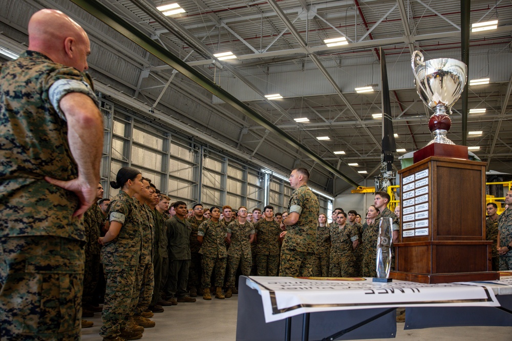 Marine Medium Tiltrotor Squadron (VMM) 162 receives the II MEF &quot;Chesty&quot; Puller Award