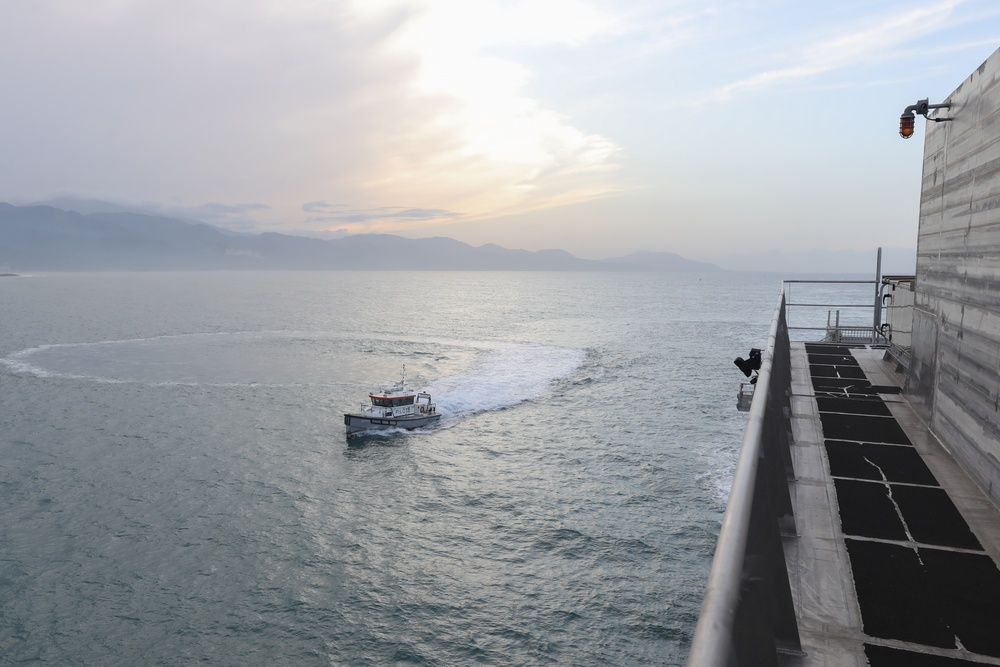 USNS Burlington arrives at Kingston Jamaica