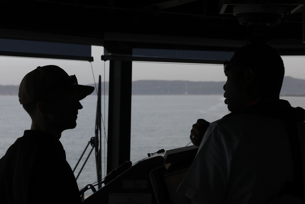 USNS Burlington arrives at Kingston, Jamaica