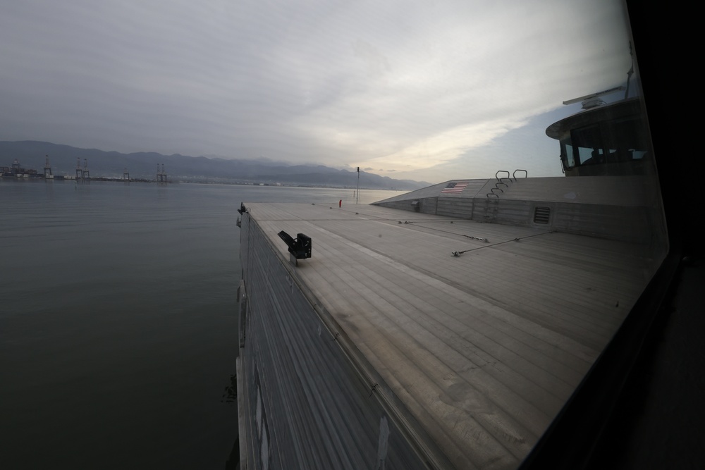 USNS Burlington arrives at Kingston, Jamaica