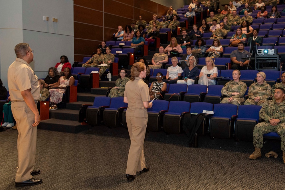 Walter Reed holds Director's Town Hall
