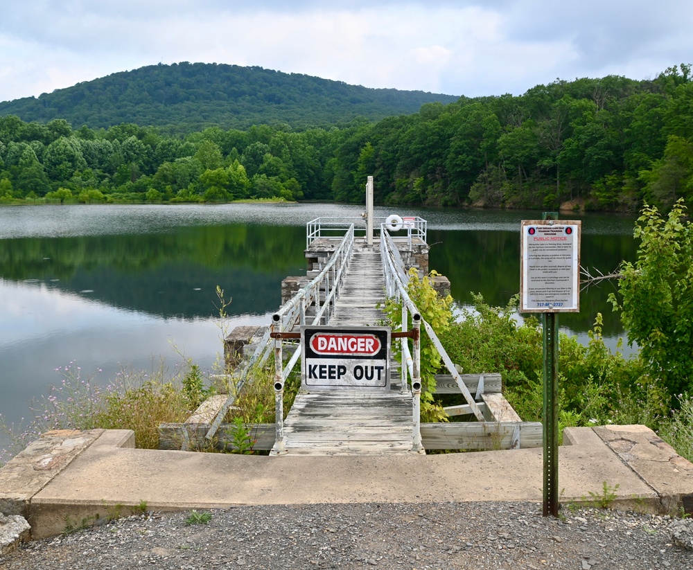 Scenic view of Marquette Lake