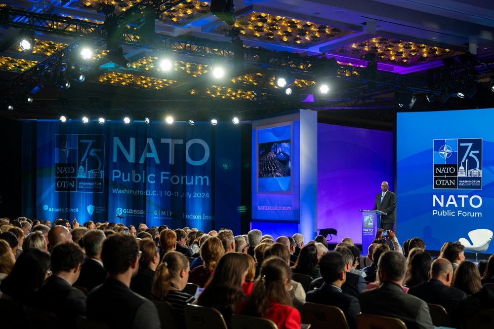 SD Speaks at NATO Public Forum