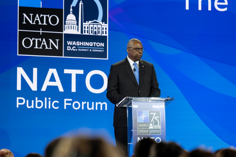 SD Speaks at NATO Public Forum