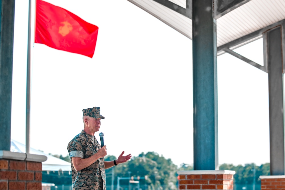 Commandant, Gen. Smith, Visits Camp Lejeune and MCAS New River