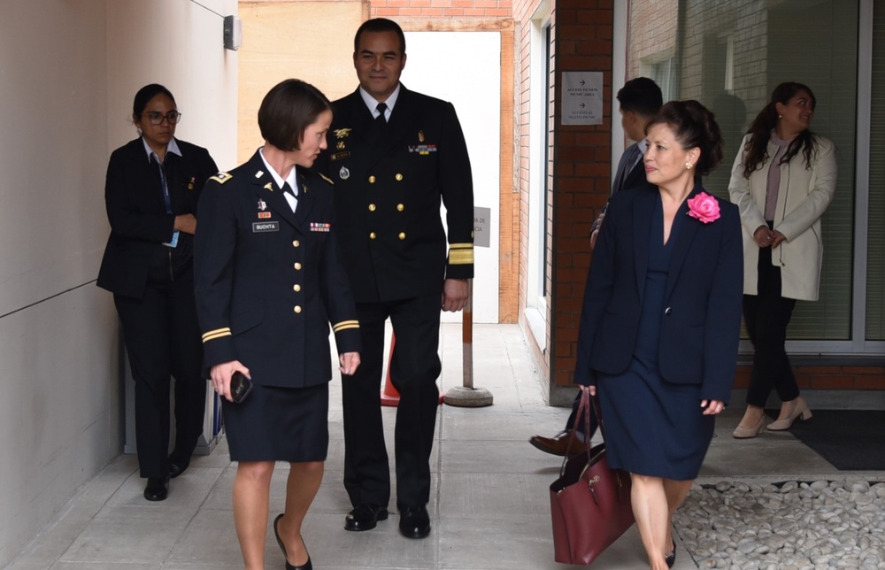 U.S. Ambassador to Peru Visits NAMRU SOUTH