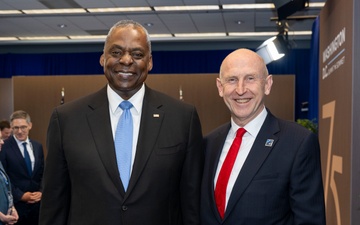 SD Meets with UK Secretary of State for Defense at NATO Summit