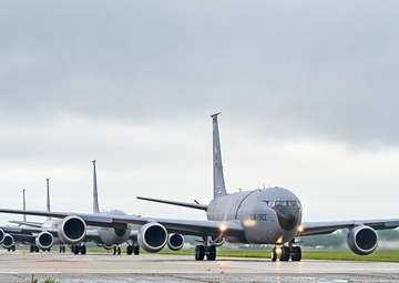 KC-135s head out for the summer