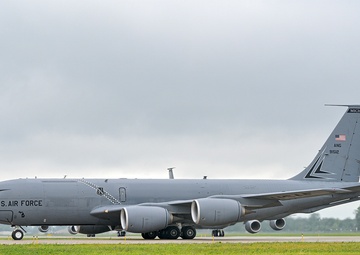 KC-135s head out for the summer