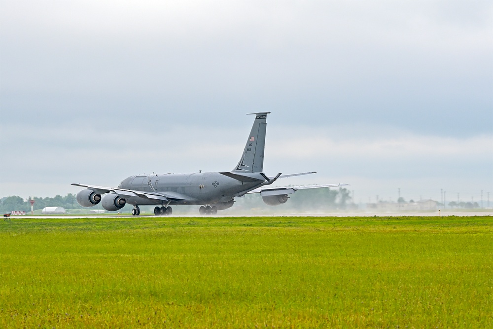 KC-135s head out for the summer