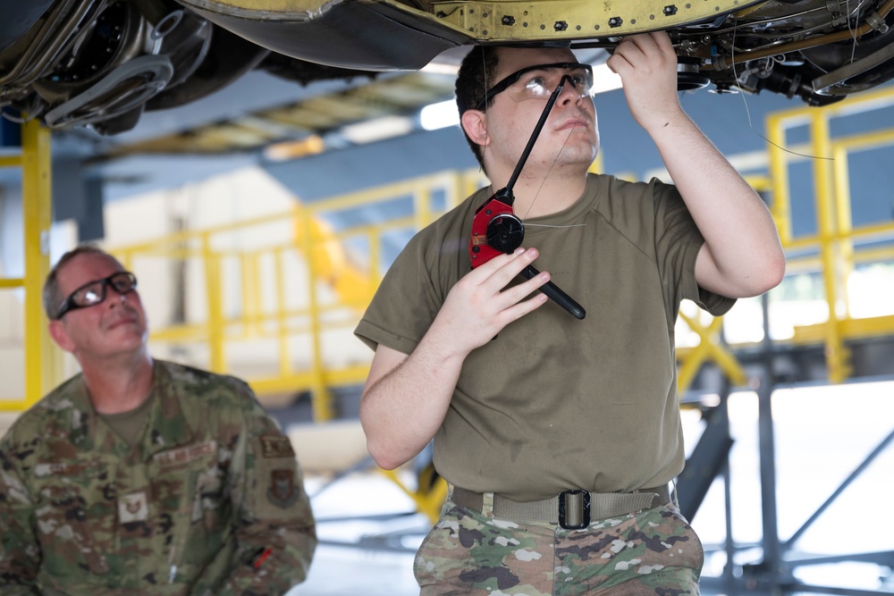 Making a Stand: 307th Bomb Wing maintainer designs solution for 30-year-old problem