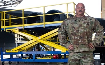 Making a Stand: 307th Bomb Wing maintainer designs solution for 30-year-old problem