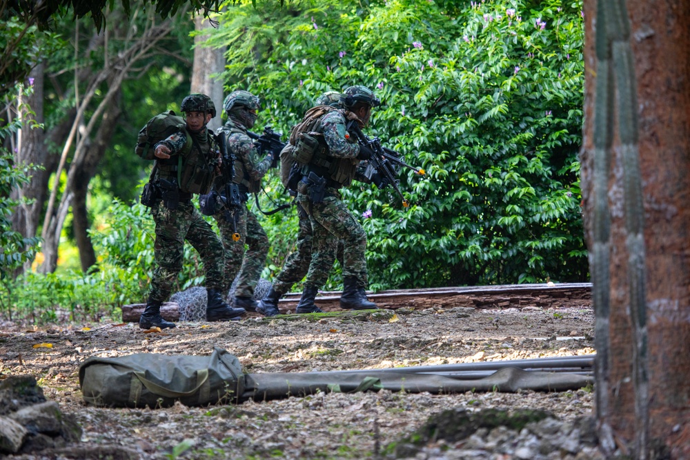 US and Colombia train together in exercise Fused Response 24