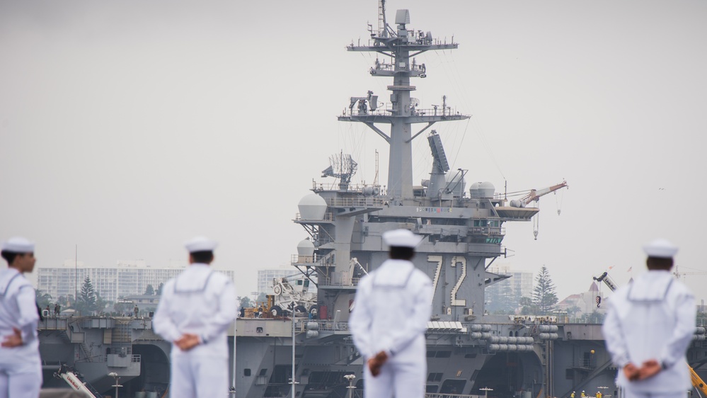 George Washington Pulls into San Diego