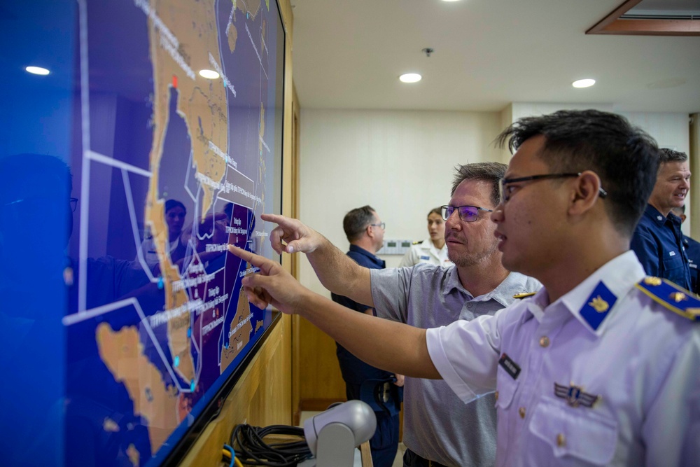 U.S. Navy, U.S. Coast Guard and Vietnamese Navy Conduct Subject Matter Expert Exchanges, Bolstering Relations