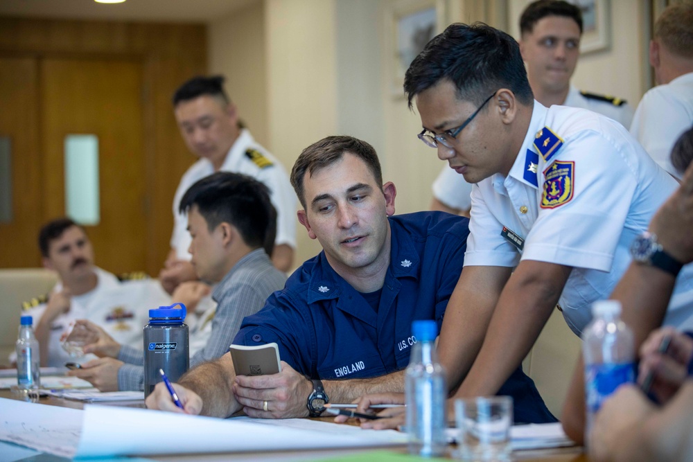 U.S. Navy, U.S. Coast Guard and Vietnamese Navy Conduct Subject Matter Expert Exchanges, Bolstering Relations