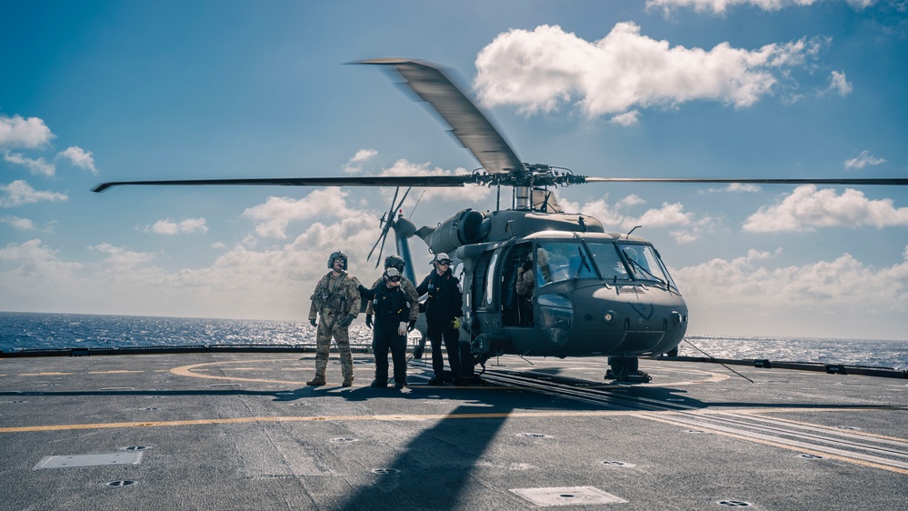 U.S. Army 25th Combat Aviation Brigade lands UH-60 Black Hawk on HMCS Max Bernays