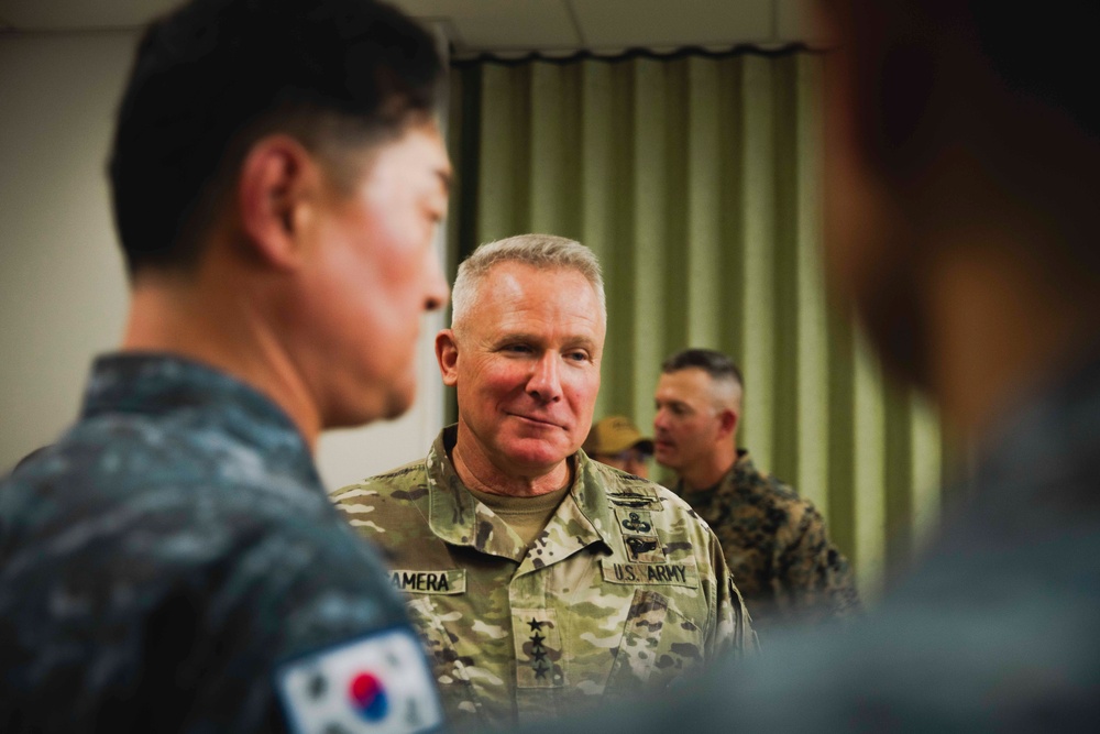 US Forces Korea commander visits US, ROK Marines for RIMPAC 2024