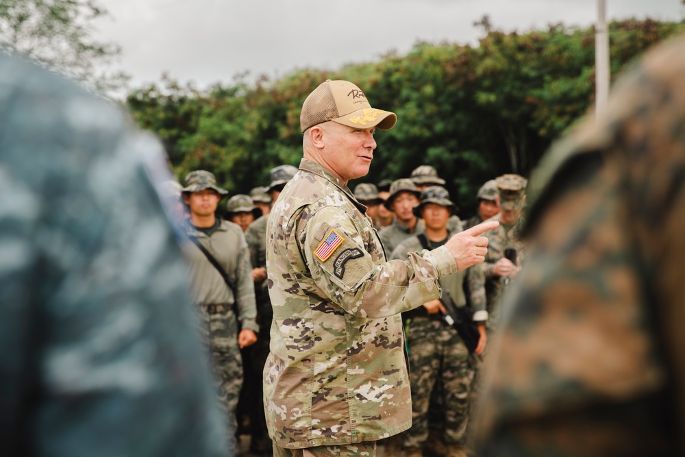 US Forces Korea commander visits US, ROK Marines for RIMPAC 2024