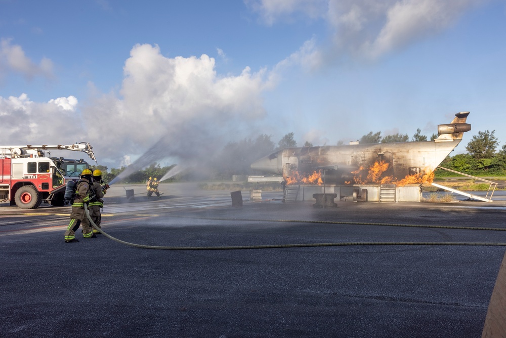 U.S. Marines, Air Force extinguish simulated aircraft fires