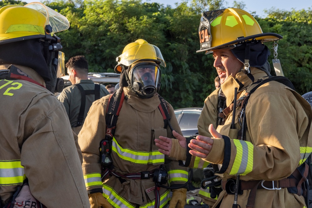 U.S. Marines, Air Force extinguish simulated aircraft fires