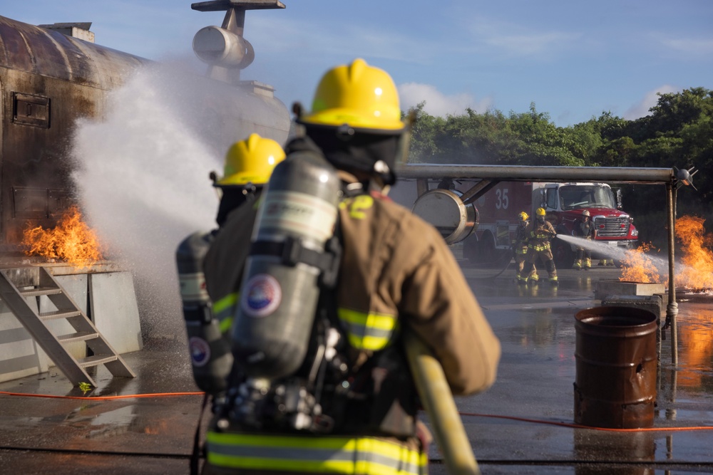 U.S. Marines, Air Force extinguish simulated aircraft fires