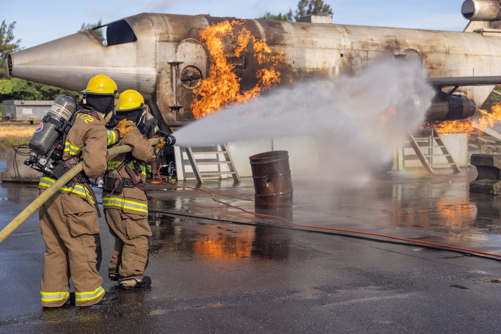 U.S. Marines, Air Force extinguish simulated aircraft fires