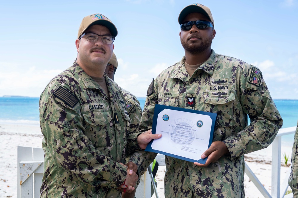 Sailors aboard Diego Garcia receive their Small Boat Qualification