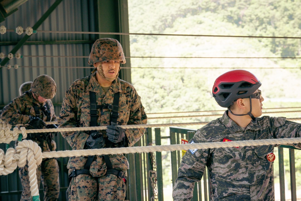 Camp Mujuk Marines and Republic of Korea Marines participate in joint training exercise