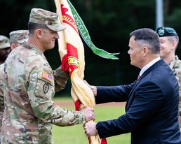 USAG Rheinland-Pfalz welcomes Higgins, bids farewell to Furman at change of command ceremony