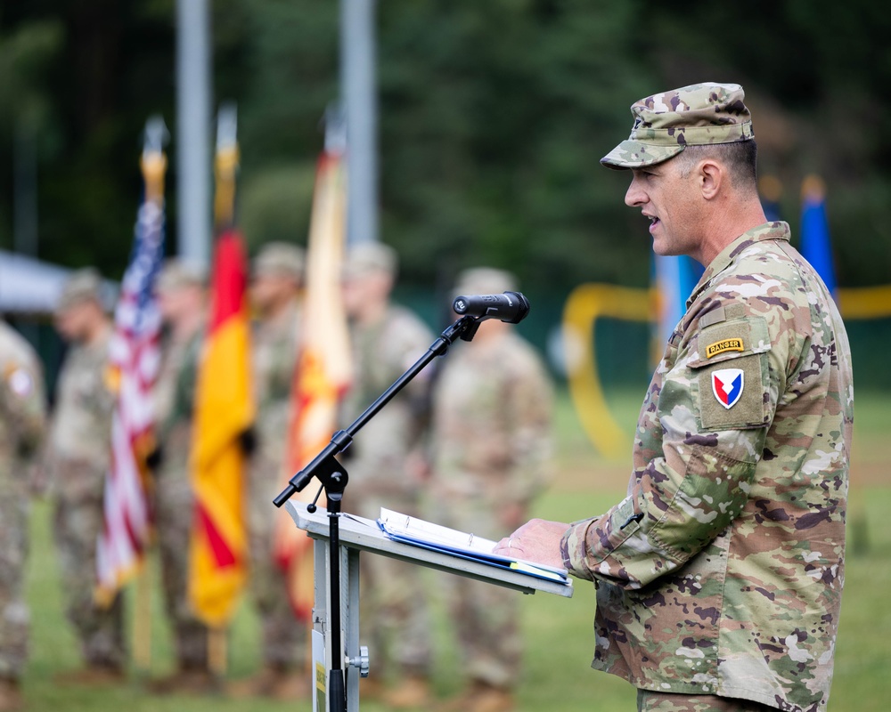 USAG Rheinland-Pfalz welcomes Higgins, bids farewell to Furman at change of command ceremony