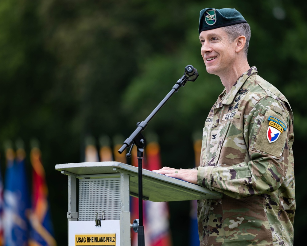 USAG Rheinland-Pfalz welcomes Higgins, bids farewell to Furman at change of command ceremony