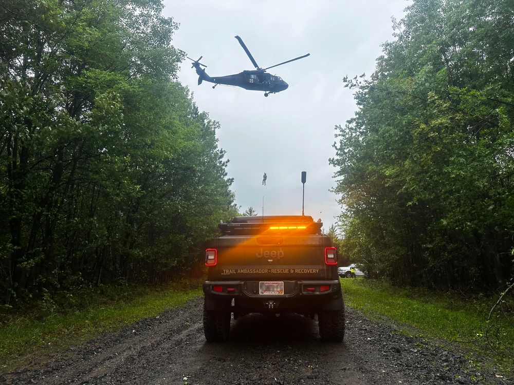 High stakes: Wisconsin Guard helicopter crew conducts search and rescue training with local agencies