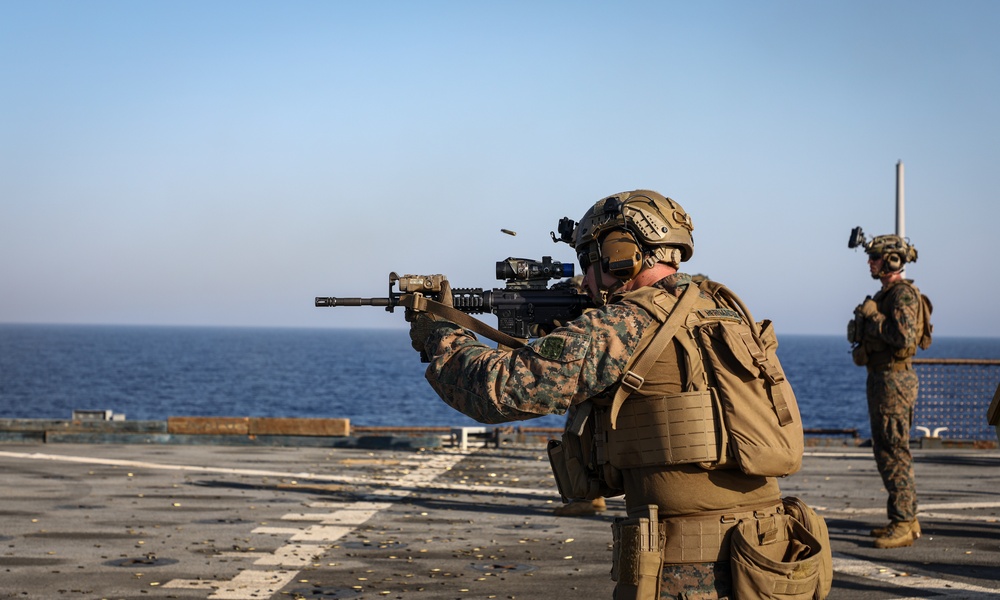 BLT 1/8, 24th MEU (SOC) Small Arms Qualifications Aboard the USS Oak Hill (LSD 51)