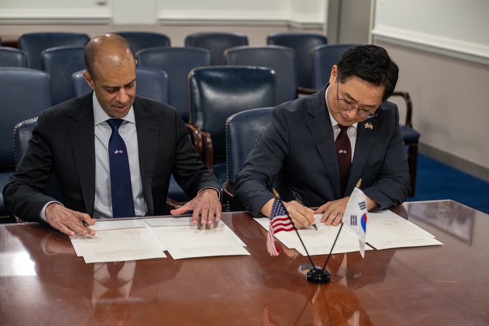 ASD Narang, South Korean Deputy Minister of Defense for Policy conduct signing ceremony