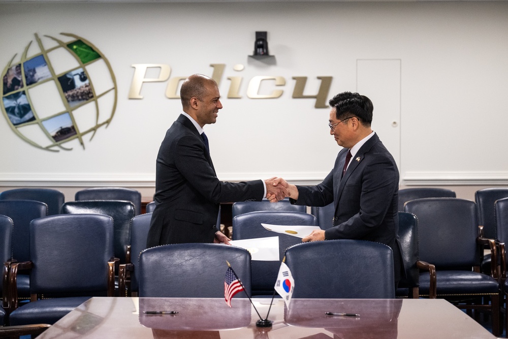 ASD Narang, South Korean Deputy Minister of Defense for Policy conduct signing ceremony