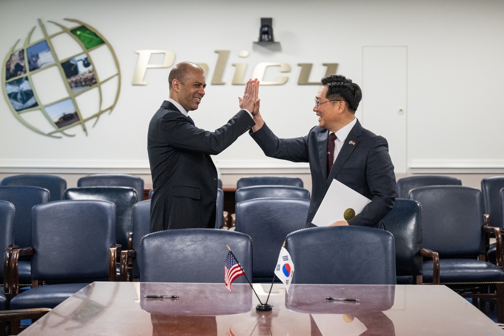 ASD Narang, South Korean Deputy Minister of Defense for Policy conduct signing ceremony