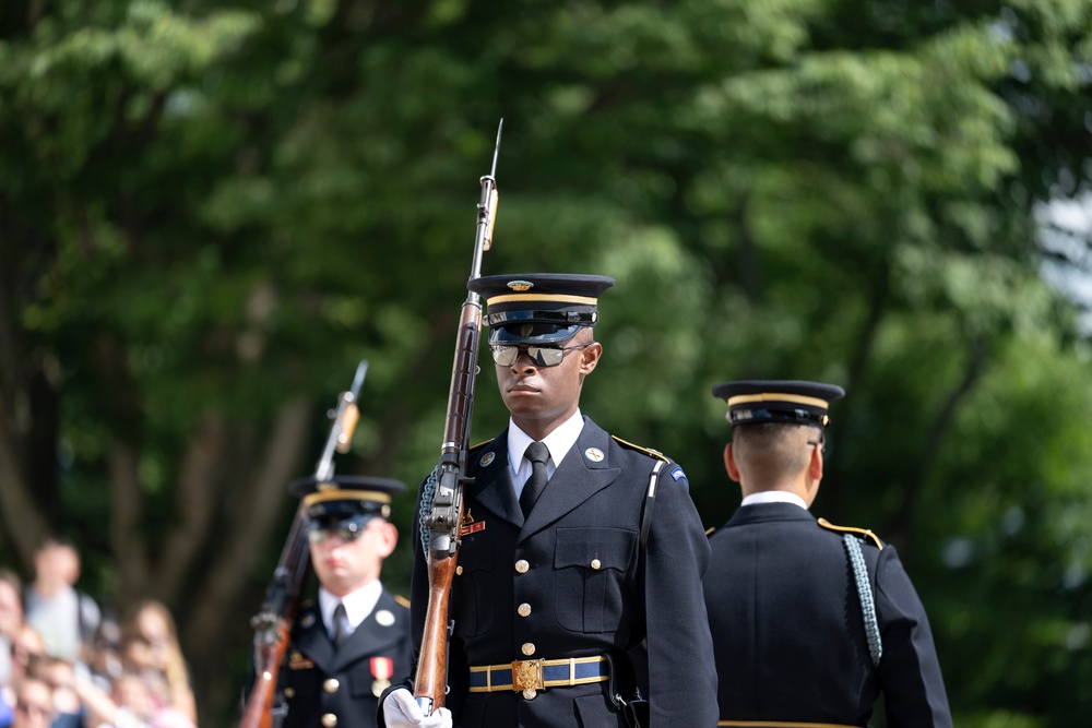 President of the Republic of Kosovo Vjosa Sadriu Visits Arlington National Cemetery