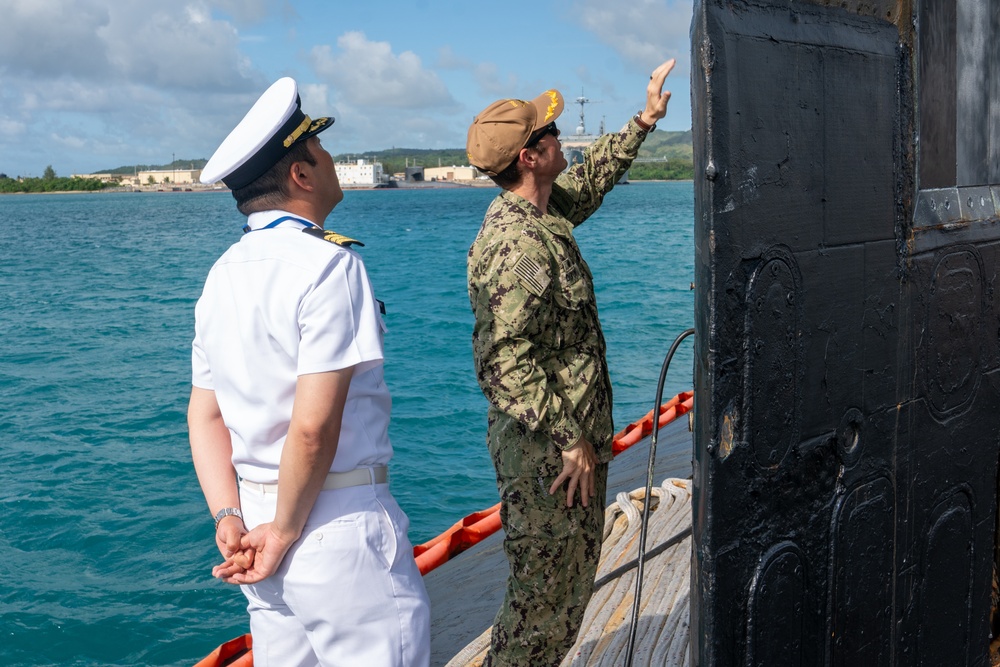 JMSDF train with USS Asheville
