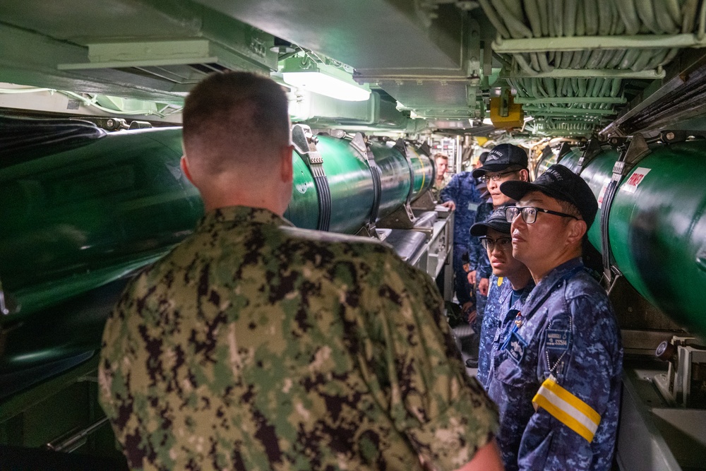 JMSDF train with USS Asheville