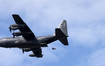 Alaska Air National Guard aviators and Air Force Special Warfare Airmen conduct airborne training