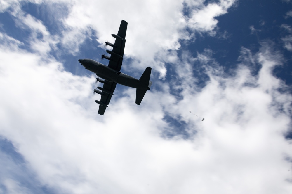 Alaska Air National Guard aviators and Air Force Special Warfare Airmen conduct airborne training