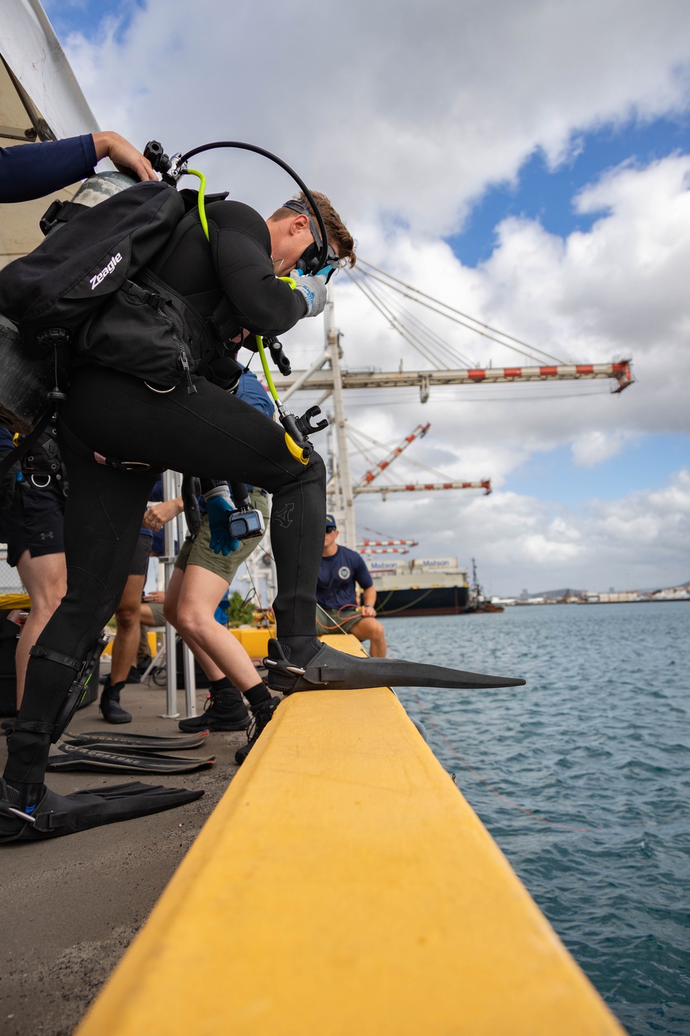 U.S. Coast Guard &amp; ROK Underwater Construction Team conduct combined dive drills during RIMPAC 2024